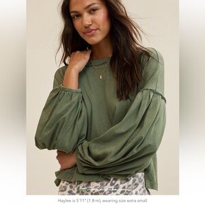 NWT Aerie Size XL- Green Balloon Long Sleeve Top